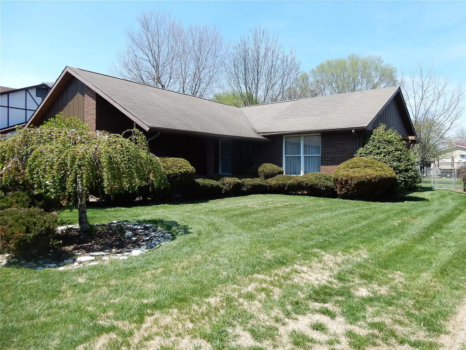 2551 Westmoreland Dr photo 1