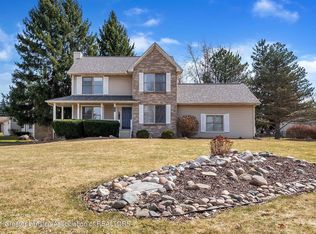 611 Kenway Dr, Lansing, MI 48917