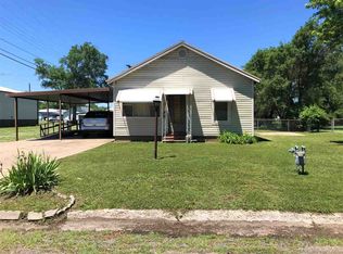 1823 S B St, Blackwell, OK 74631