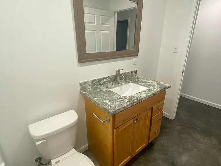 105 S Refinery St — Photo 16
