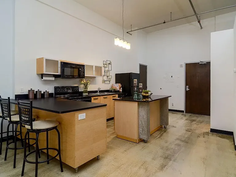 350 Saint Peter St #419 — Photo 13