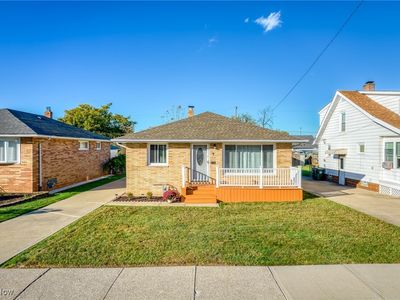 5810 Laverne Ave, Parma, OH, 44129