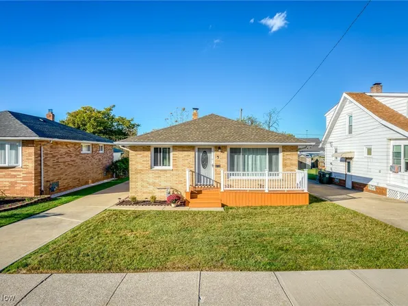5810 Laverne Ave, Parma, OH 44129