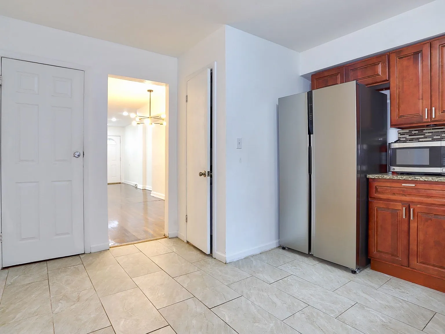 2 bed, 1.5 bath, $2,400 — Photo 3