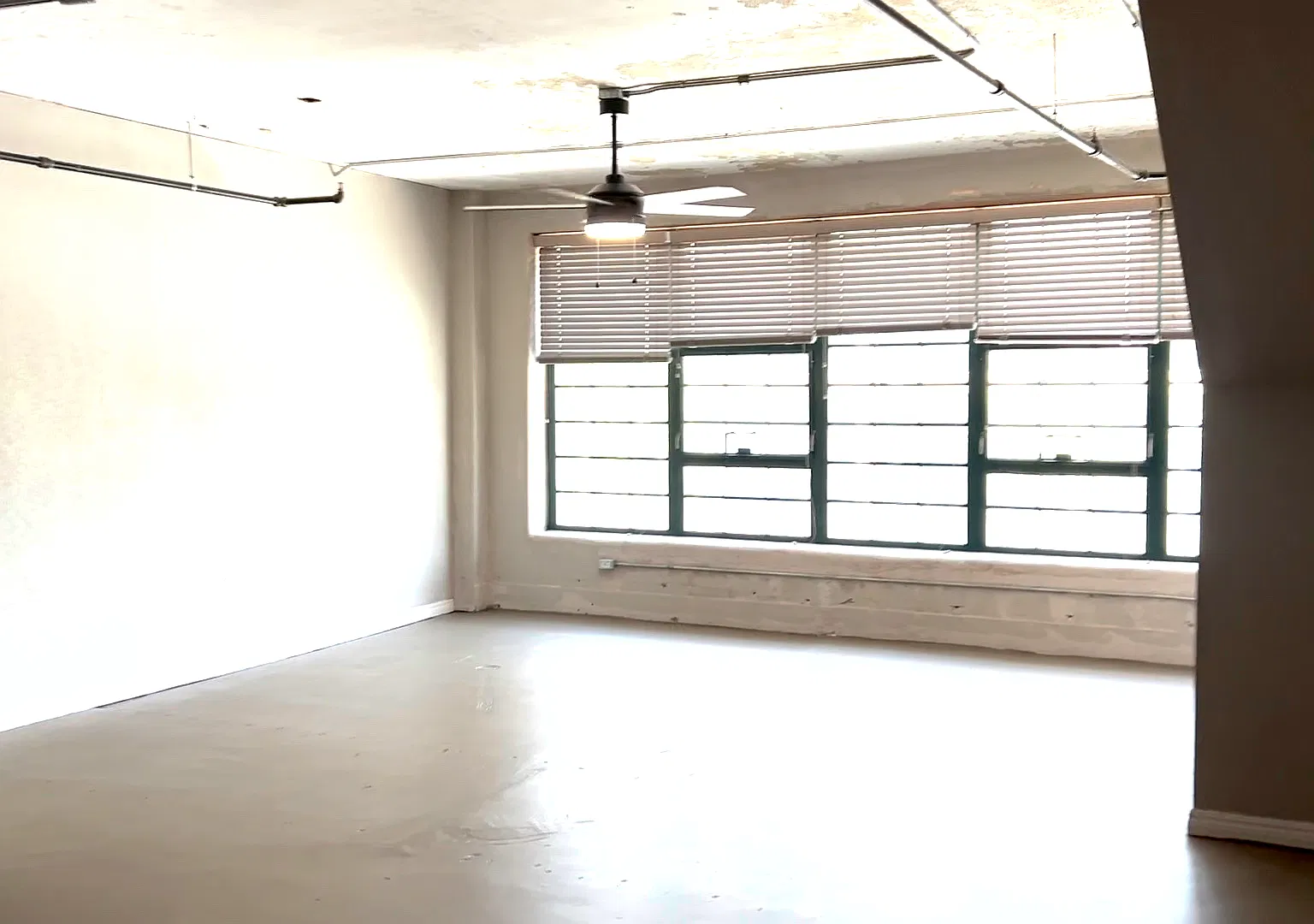 601 N Broadway Ave — Photo 2