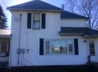 330 N Maryland St, Chrisman, IL 61924