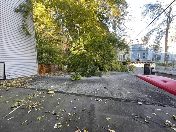 433 Pulaski Street image 2 of 9