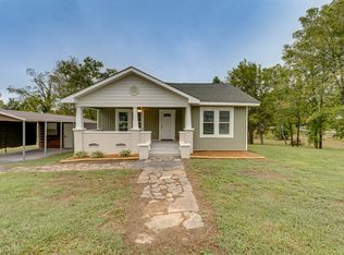9607 Vine St, Ooltewah, TN 37363