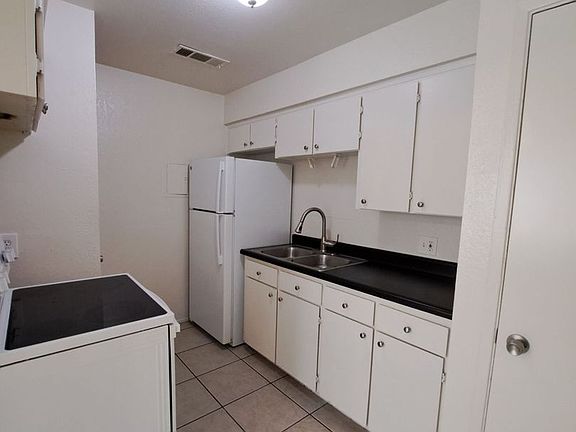 5th image of 122 N College Ave Unit 101
