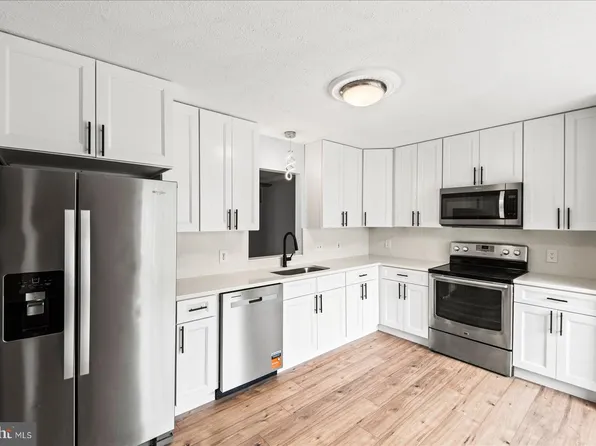 107 W Park Dr, Stafford, VA 22554