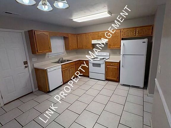 2nd image of 1106 Carline Rd APT B