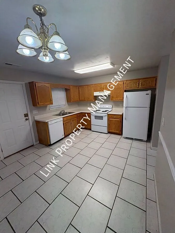 Building Photo - 1106 Carline Rd #B