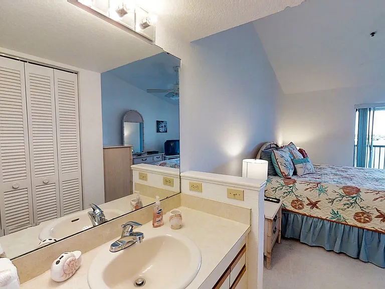 448 Bouchelle Dr #305 — Photo 24