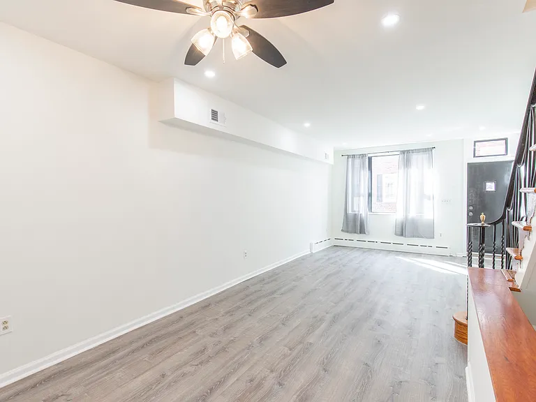 741 S Darien St — Photo 7