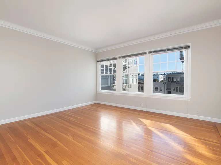 1842 Jefferson St #205 — Photo 3