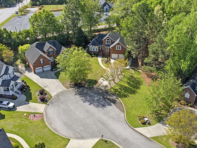 10 Hickory Hall Ct — Photo 14