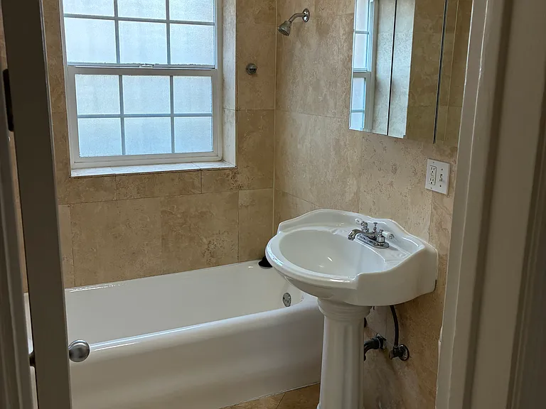 800 Las palmas LLC — Photo 25