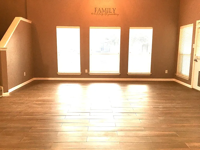 10215 Waterbury Dr — Photo 20