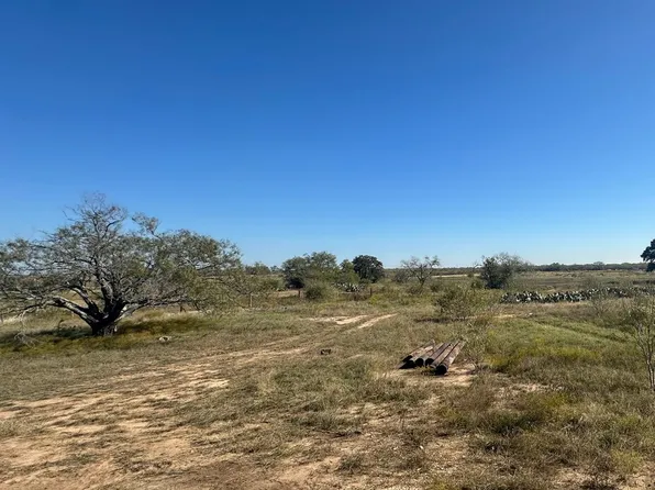 197 County Road 154, Pleasanton, TX 78064