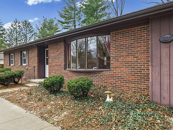 5th image of 3248 Vista Dr