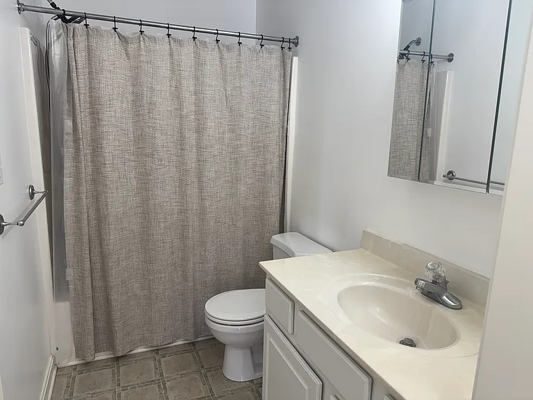 3403K N Sagamore Dr — Photo 10
