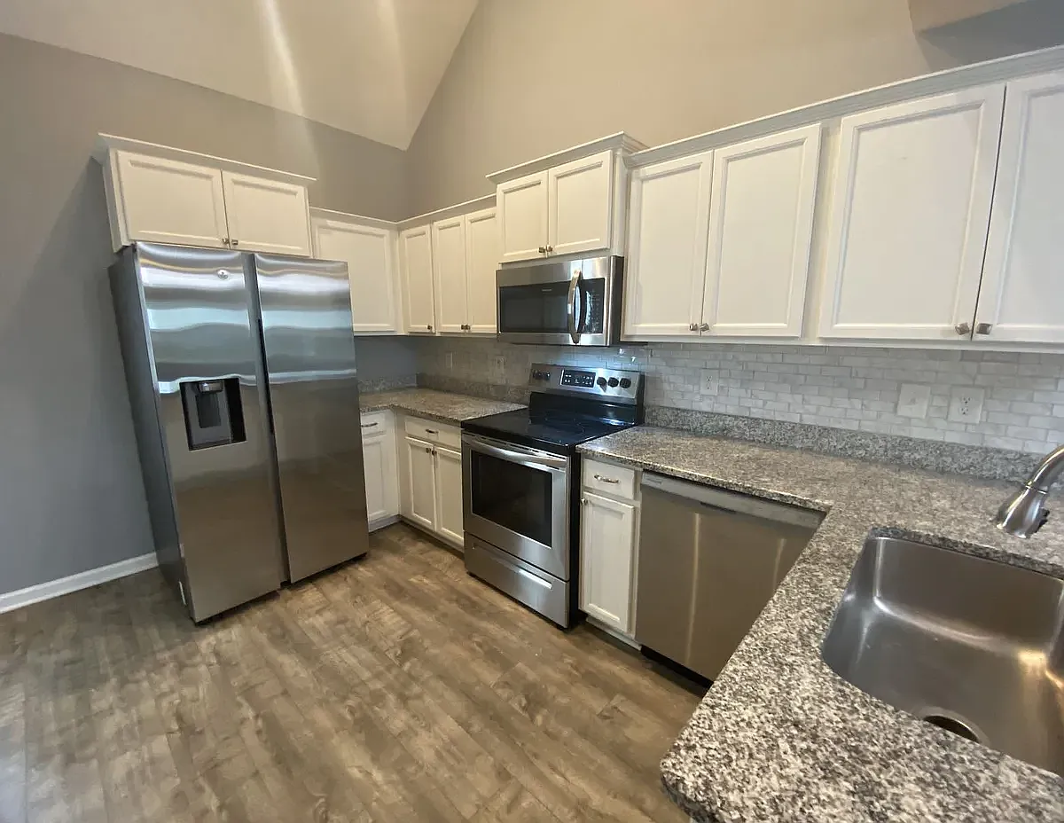 3 bed, 1615 sqft, $1,900 — Photo 4