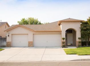 4617 W Vartikian Ave, Fresno, CA 93722