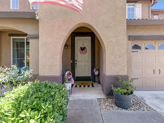 5th image of 814 Farrington Ln