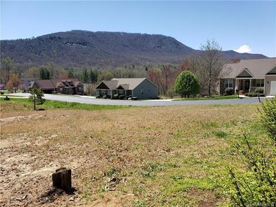 32 N Crab Meadow Dr, Hendersonville, NC, 28739