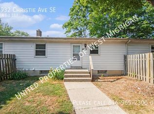 5932 Christie Ave SE, Kentwood, MI 49508