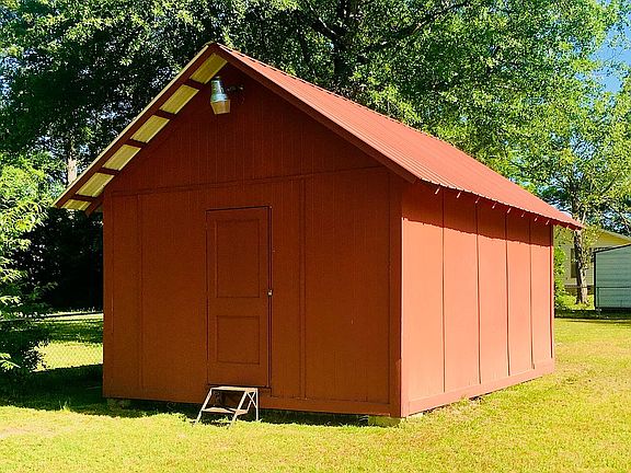 HUGE workshop with power