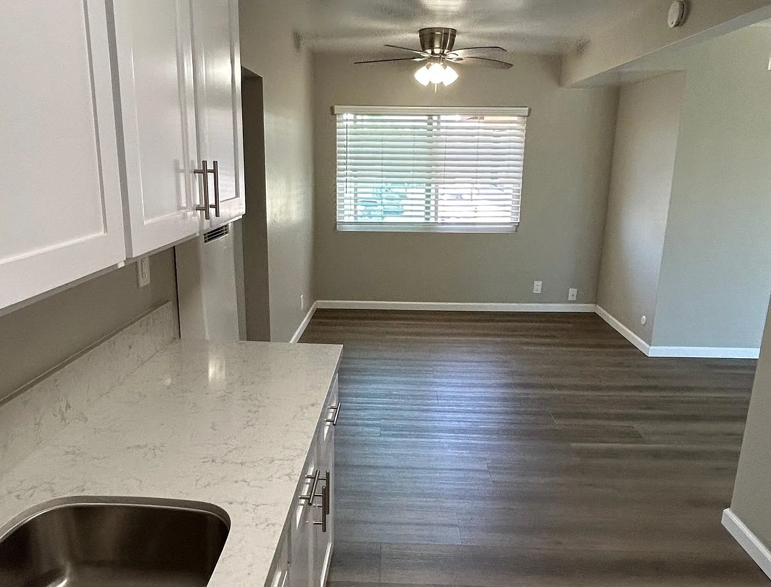2 bed, 1000 sqft, $2,095 — Photo 3