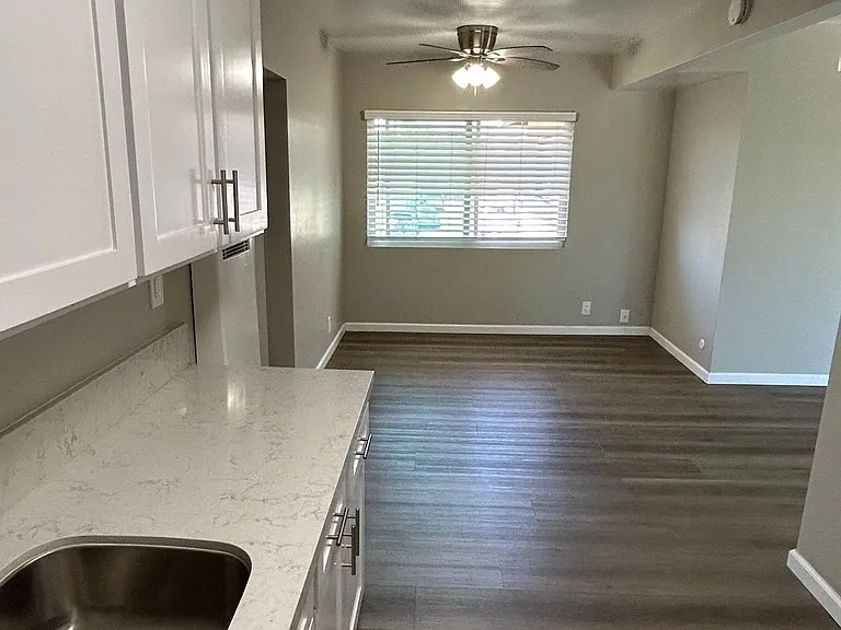 120 E Wilken Way #8 — Photo 3