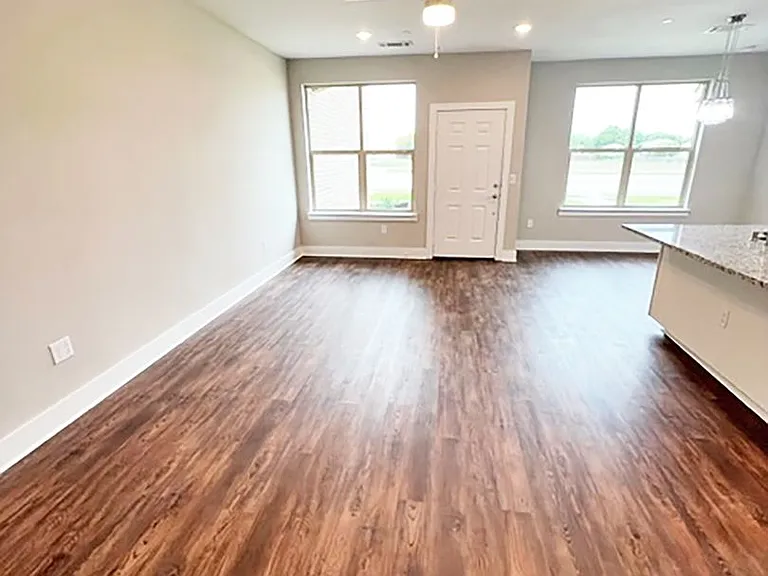 3605 Bonnie Brae St — Photo 6