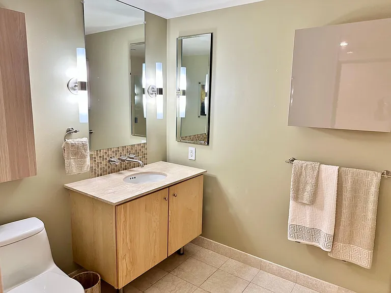 1025 1st St SE #803 — Photo 32