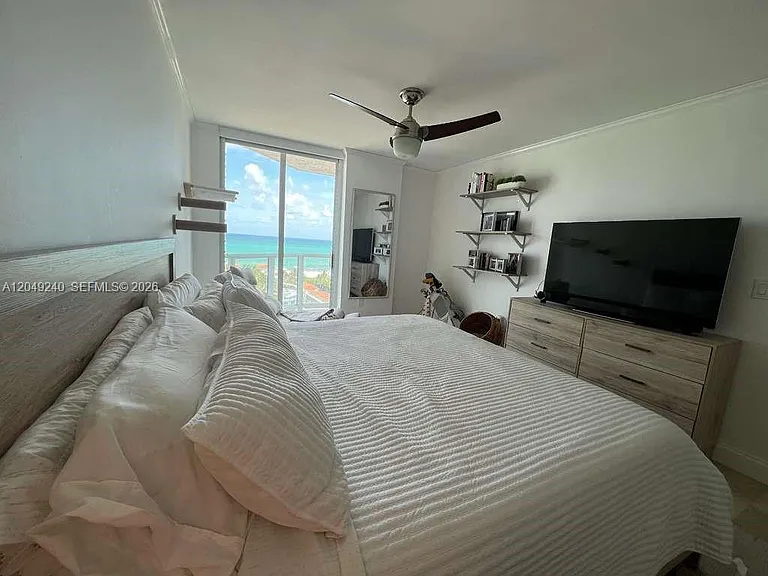 5900 Collins Ave #1406 — Photo 11