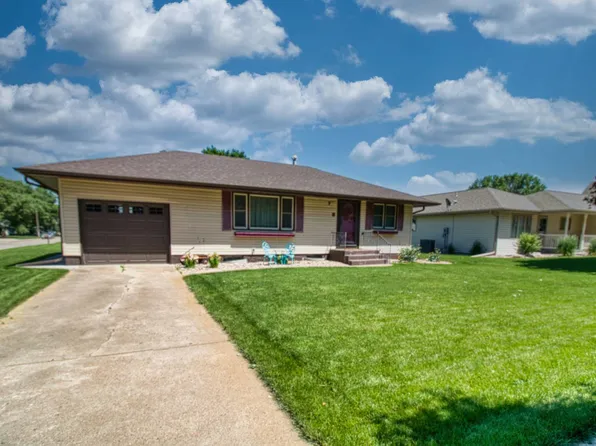 905 S 6th St, Albion, NE 68620