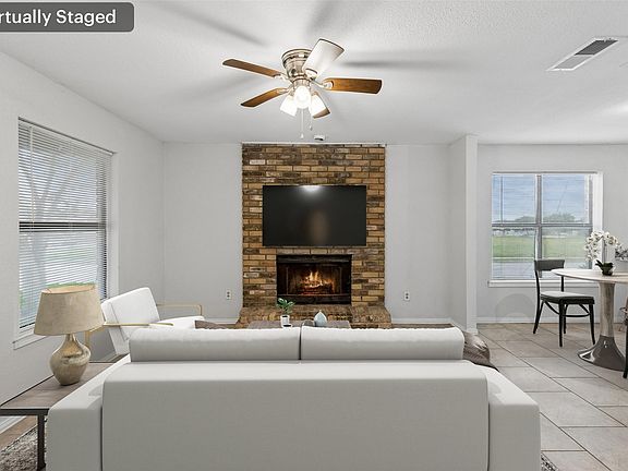 2nd image of 1401 Brook Meadow Cir