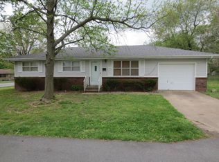 1215 S West St, Mount Vernon, MO 65712