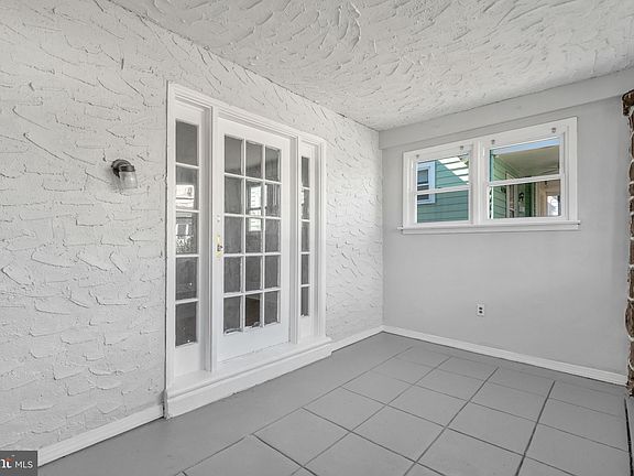 2nd image of 4056 Ellendale Rd