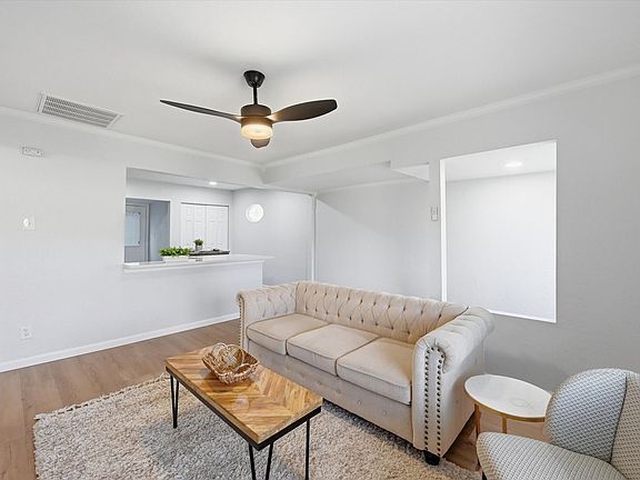 4th image of 330 W Vinyard Rd