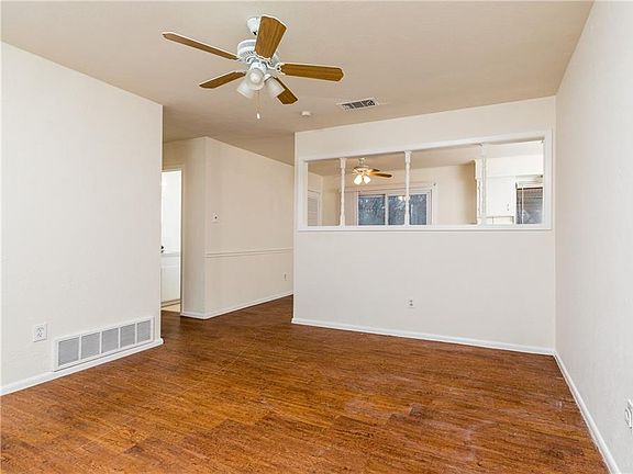 5th image of 833 N Crosby Ave