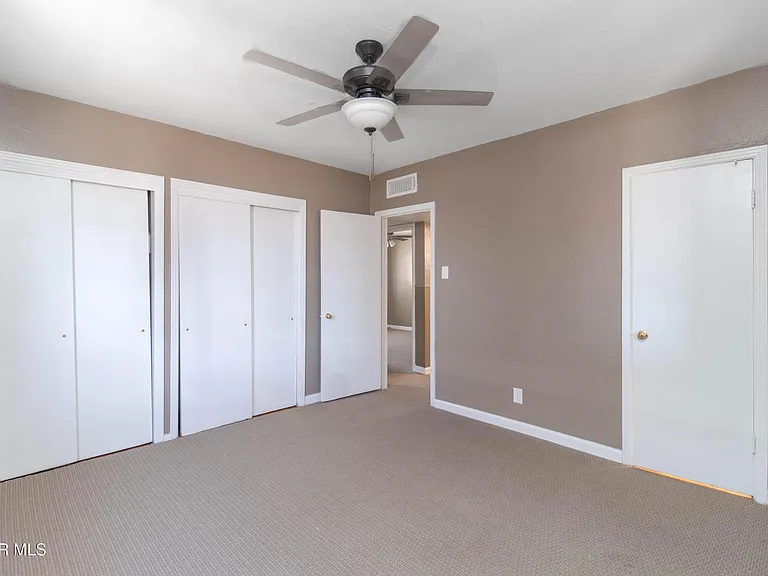 321 Walsh Ln — Photo 32