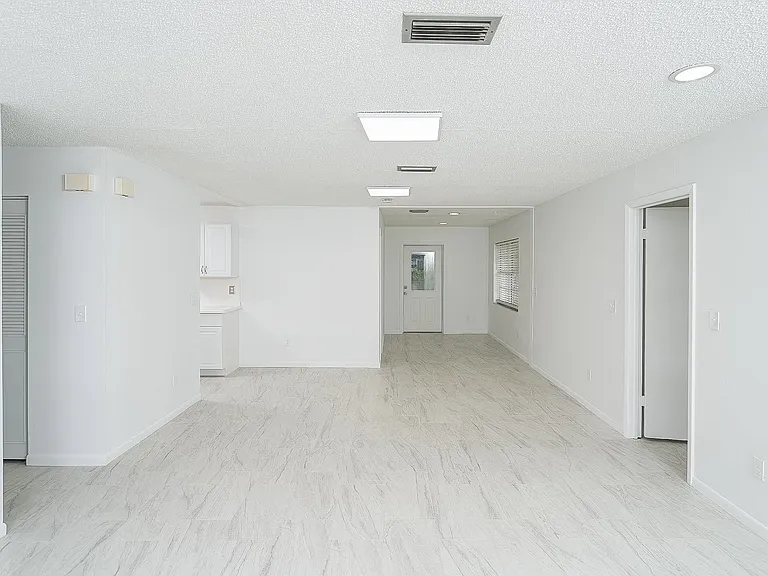 494 Romano St — Photo 21