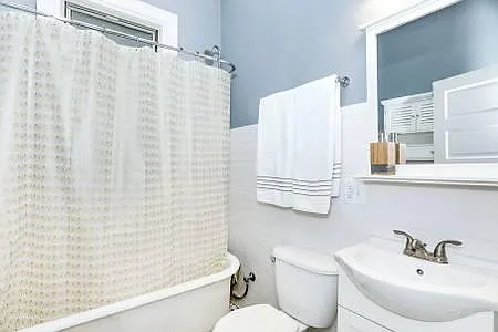 4208 N Damen Ave #1 — Photo 7