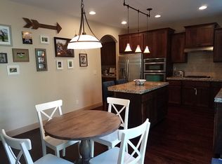 4046 SW Emerald Ln, Gresham, OR 97080