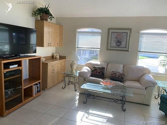 5th image of 616 Nettles Blvd
