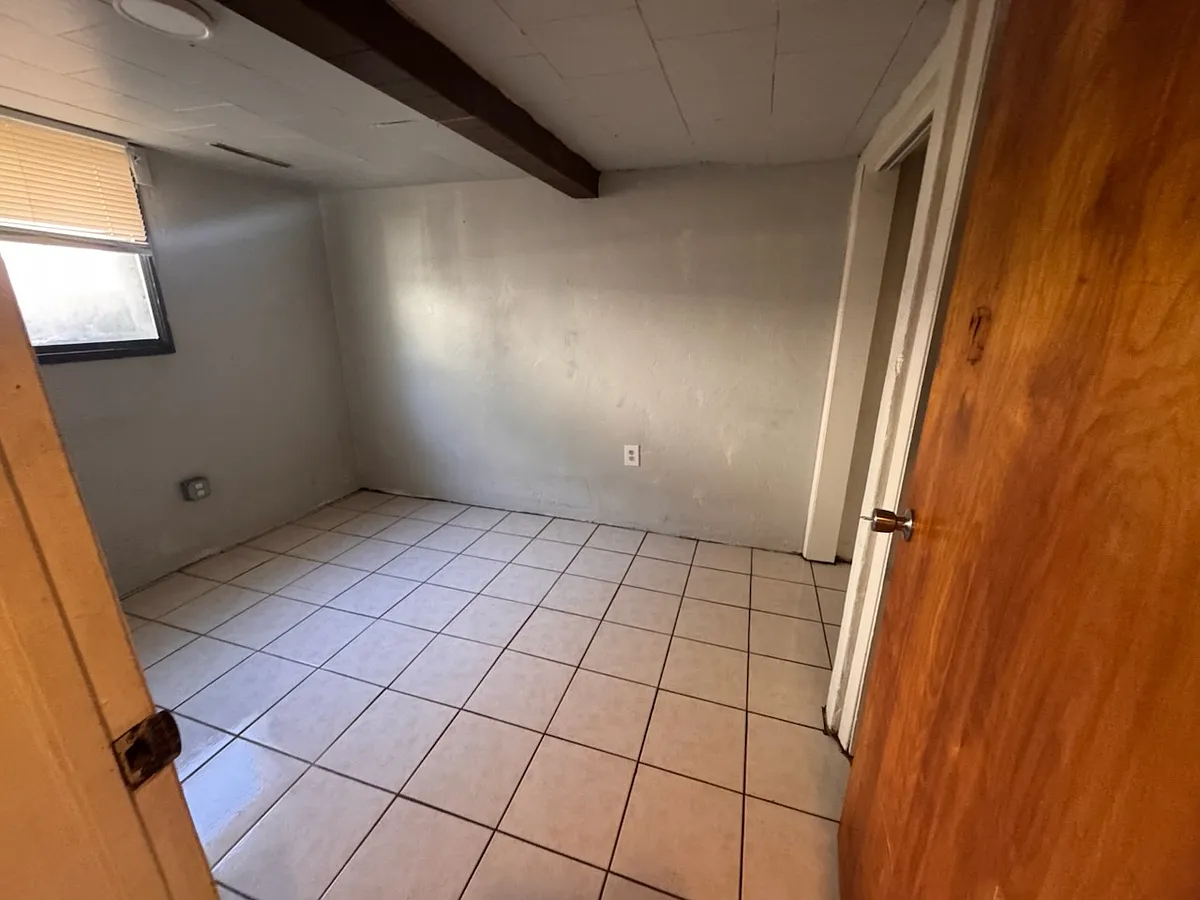 Building Photo - 1633 Superior St #9
