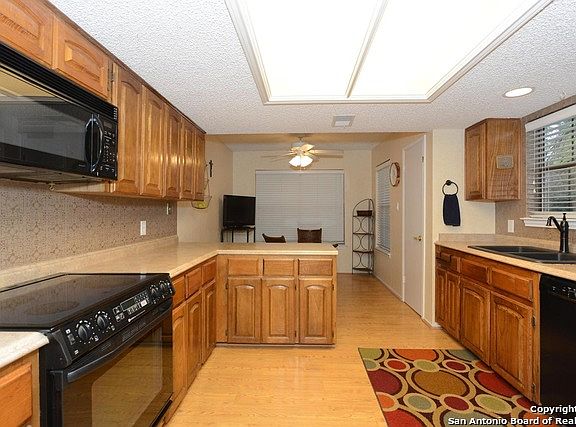 4th image of 1211 Golden Pond St #303