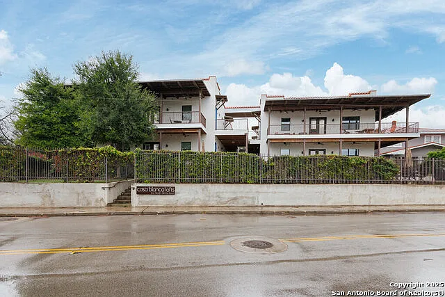 1542 N Alamo St #201 — Photo 33
